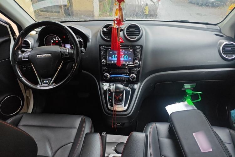 Used Haval H6 2016 Upgraded Model 1.5T Automatic Two-Wheel Drive Elite Version Center Console