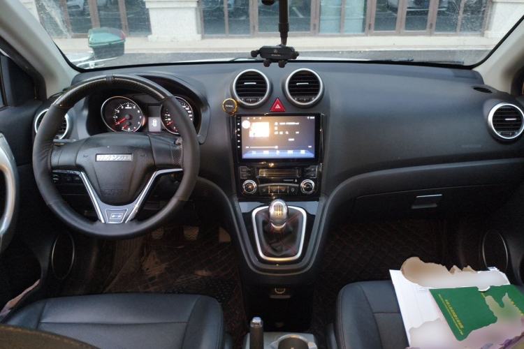 Used Haval H6 2016 Upgraded Model 1.5T Manual Two-Wheel Drive Value Edition Center Console