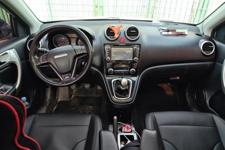 Used Haval H6 2016 Upgraded Model 1.5T Manual Two-Wheel Drive Elite Version Center Console