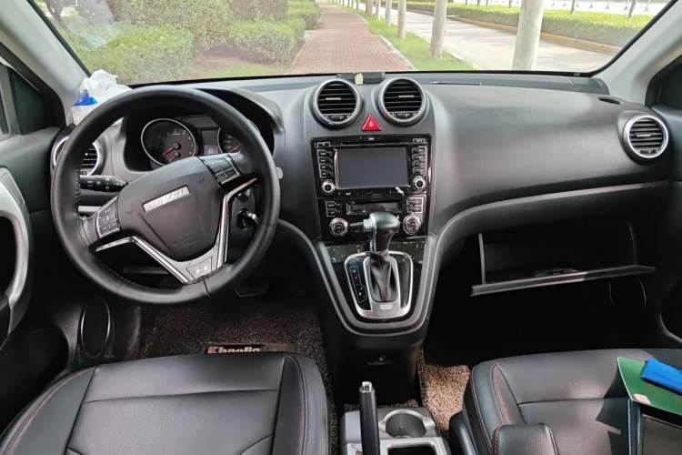 Used Haval H6 2016 Upgraded Model 1.5T Automatic Two-Wheel Drive Elite Version Center Console