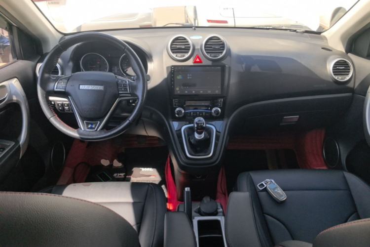 Used Haval H6 2016 Upgraded Model 1.5T Manual Two-Wheel Drive Elite Version Center Console