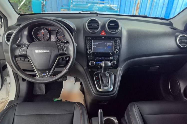 Used Haval H6 2016 Upgraded Model 1.5T Automatic Two-Wheel Drive Elite Version Center Console