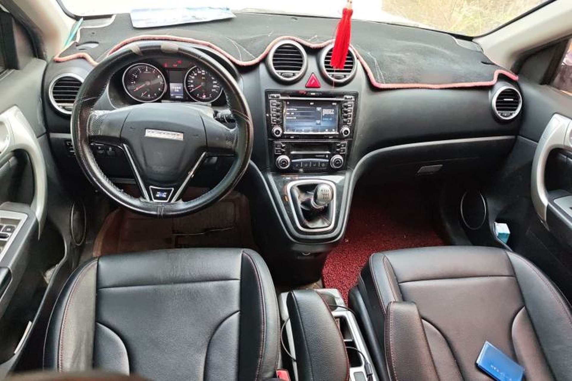 Used Haval H6 2016 Upgraded Model 1.5T Manual Two-Wheel Drive Urban Version Center Console