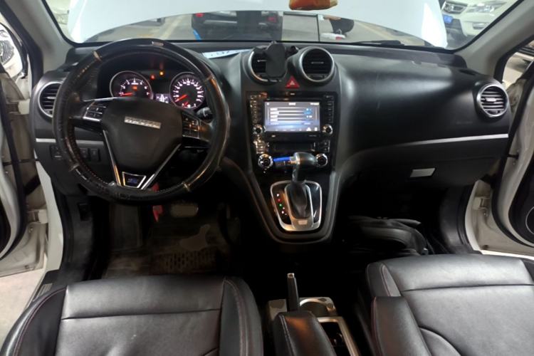 Used Haval H6 2016 Upgraded Model 1.5T Automatic Two-Wheel Drive Elite Version Center Console