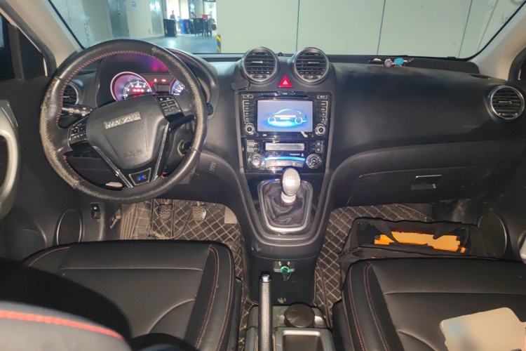 Used Haval H6 2016 Upgraded Model 1.5T Manual Two-Wheel Drive Elite Version Center Console