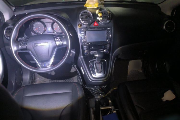 Used Haval H6 2016 Upgraded Model 1.5T Automatic Two-Wheel Drive Elite Version Center Console