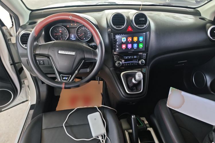 Used Haval H6 2016 Upgraded Model 1.5T Manual Two-Wheel Drive Value Edition Center Console
