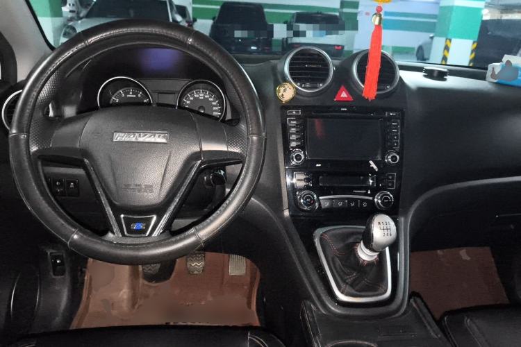 Used Haval H6 2016 Upgraded Model 1.5T Manual Two-Wheel Drive Elite Version Center Console