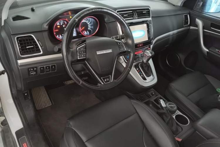 Used Haval H6 2016 Upgraded Model 1.5T Automatic Two-Wheel Drive Elite Version Center Console