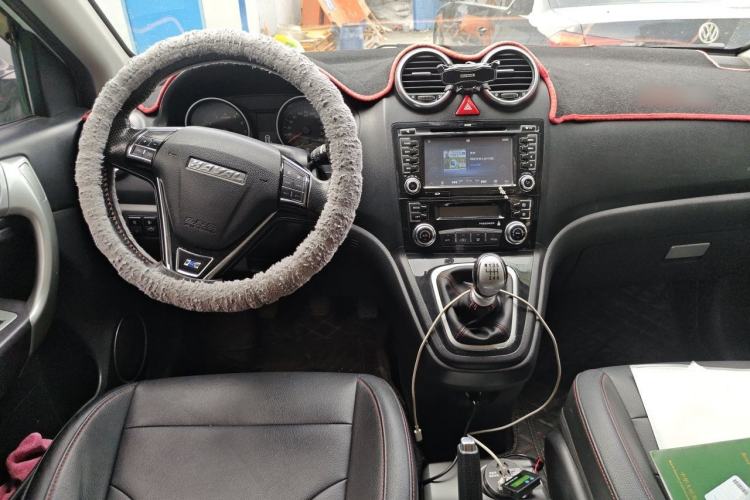 Used Haval H6 2016 Upgraded Model 1.5T Manual Two-Wheel Drive Elite Version Center Console