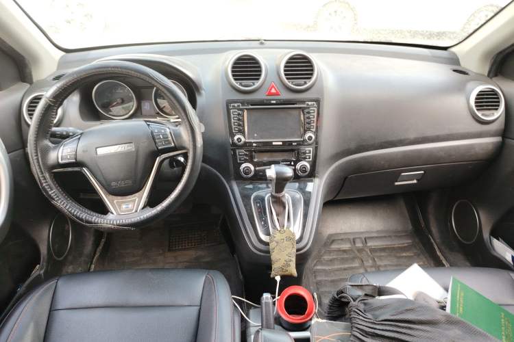 Used Haval H6 2016 Upgraded Model 1.5T Automatic Two-Wheel Drive Elite Version Center Console