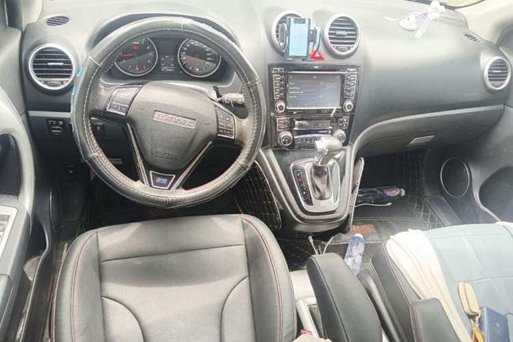Used Haval H6 2016 Upgraded Model 1.5T Automatic Two-Wheel Drive Elite Version Center Console