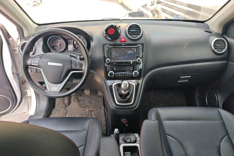 Used Haval H6 2016 Upgraded Model 1.5T Manual Two-Wheel Drive Elite Version Center Console