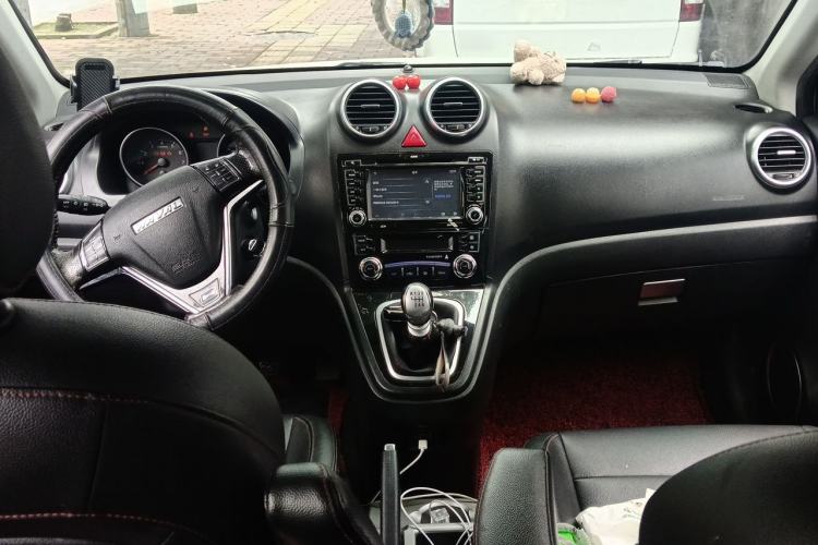 Used Haval H6 2016 Upgraded Model 1.5T Manual Two-Wheel Drive Elite Version Center Console