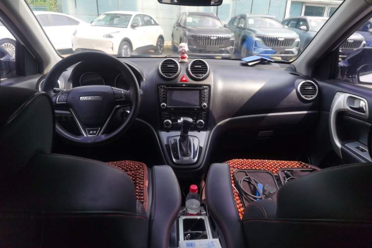 Used Haval H6 2016 Upgraded Model 1.5T Automatic Two-Wheel Drive Elite Version Center Console
