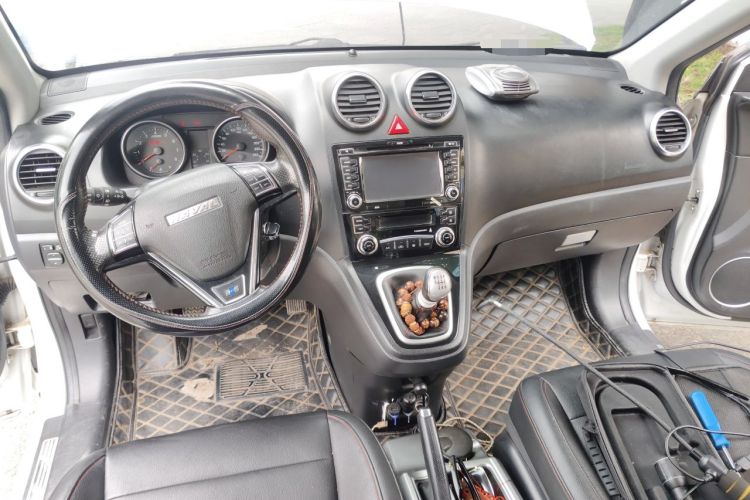 Used Haval H6 2016 Upgraded Model 1.5T Manual Two-Wheel Drive Elite Version Center Console