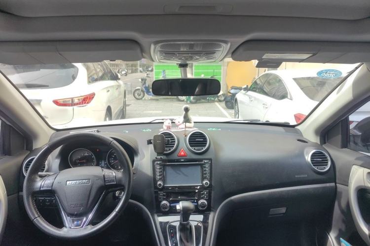 Used Haval H6 2016 Upgraded Model 1.5T Automatic Two-Wheel Drive Elite Version Center Console