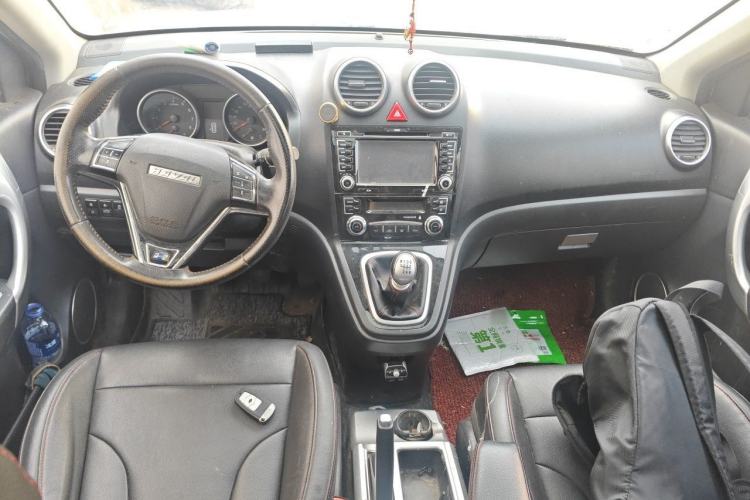 Used Haval H6 2016 Upgraded Model 1.5T Manual Two-Wheel Drive Elite Version Center Console