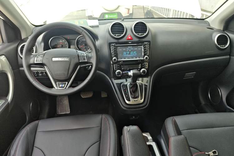 Used Haval H6 2016 Upgraded Model 1.5T Automatic Two-Wheel Drive Elite Version Center Console