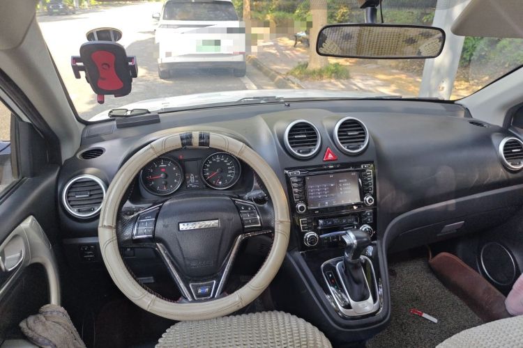 Used Haval H6 2016 Upgraded Model 1.5T Automatic Two-Wheel Drive Elite Version Center Console