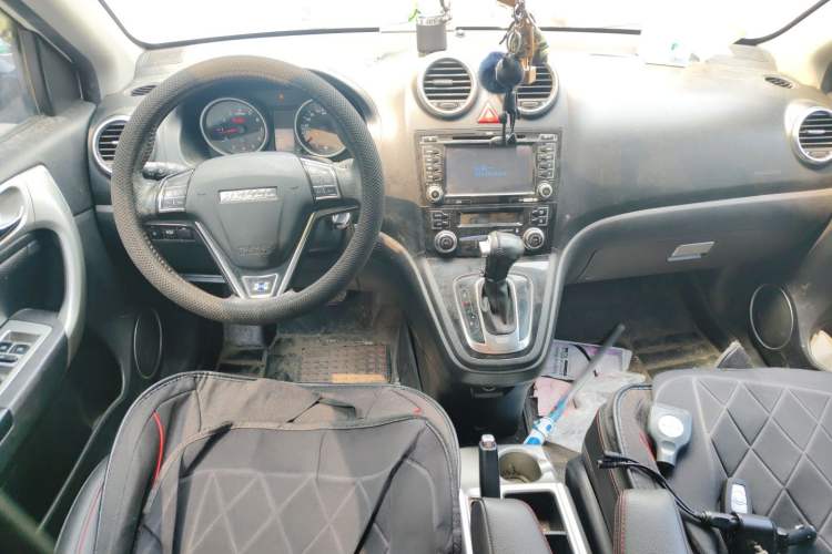 Used Haval H6 2016 Upgraded Model 1.5T Automatic Two-Wheel Drive Elite Version Center Console