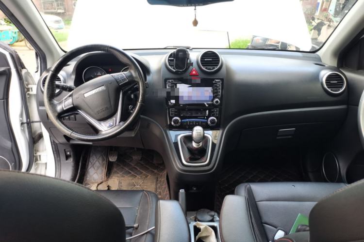 Used Haval H6 2016 Upgraded Model 1.5T Manual Two-Wheel Drive Elite Version Center Console