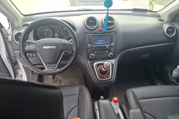 Used Haval H6 2016 Upgraded Model 1.5T Manual Two-Wheel Drive Urban Version Center Console