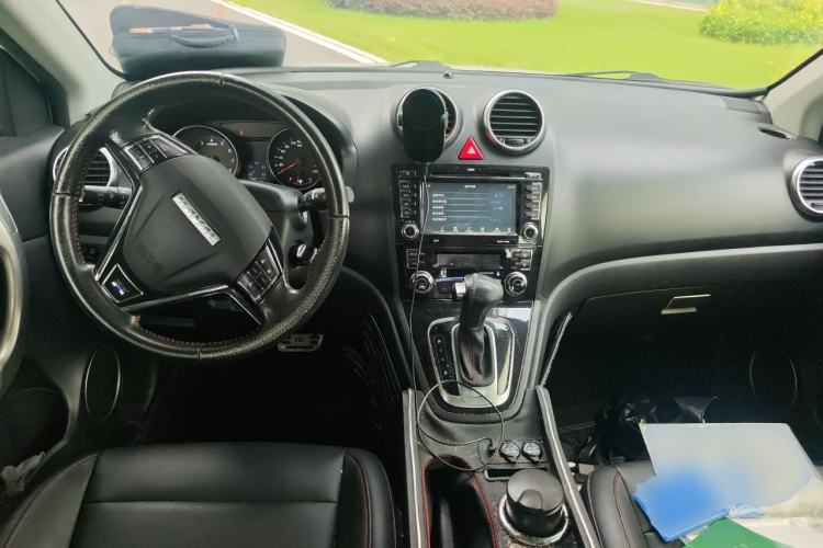 Used Haval H6 2016 Upgraded Model 1.5T Automatic Two-Wheel Drive Elite Version Center Console