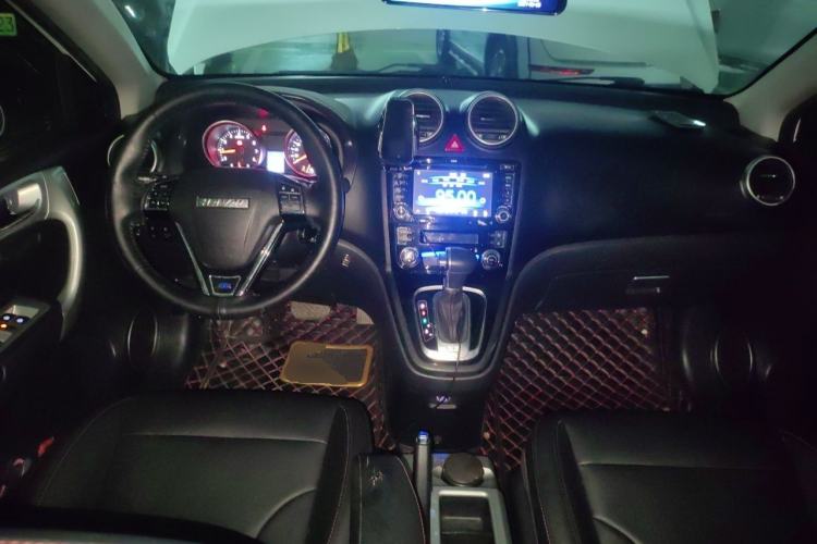 Used Haval H6 2016 Upgraded Model 1.5T Automatic Two-Wheel Drive Elite Version Center Console