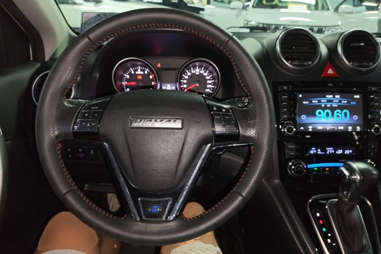 Used Haval H6 2016 Upgraded Model 1.5T Automatic Two-Wheel Drive Elite Version Center Console