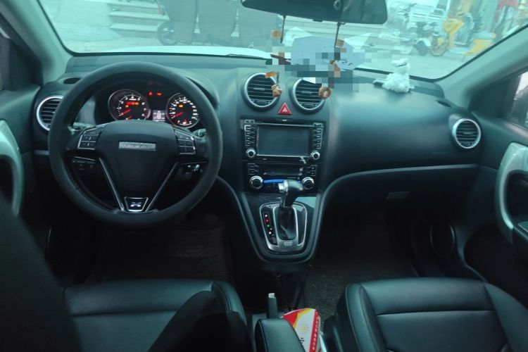 Used Haval H6 2016 Upgraded Model 1.5T Automatic Two-Wheel Drive Elite Version Center Console