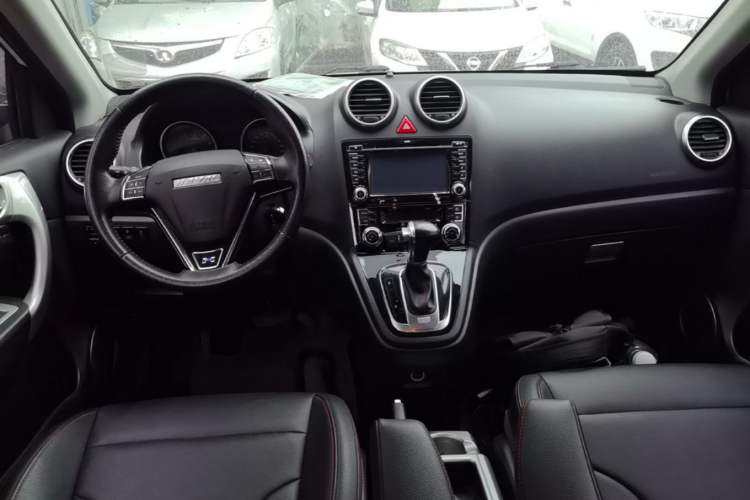 Used Haval H6 2016 Upgraded Model 1.5T Automatic Two-Wheel Drive Elite Version Center Console