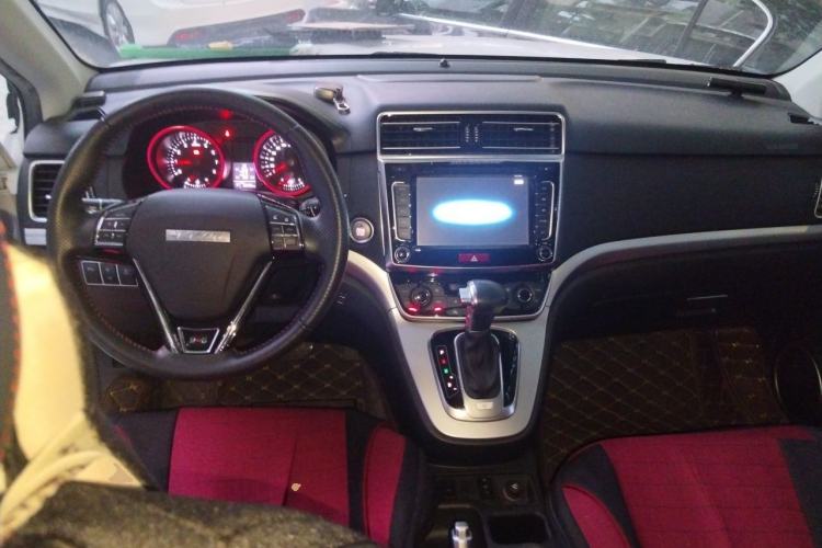 Used Haval H6 2016 Upgraded Model 1.5T Automatic Two-Wheel Drive Elite Version Center Console