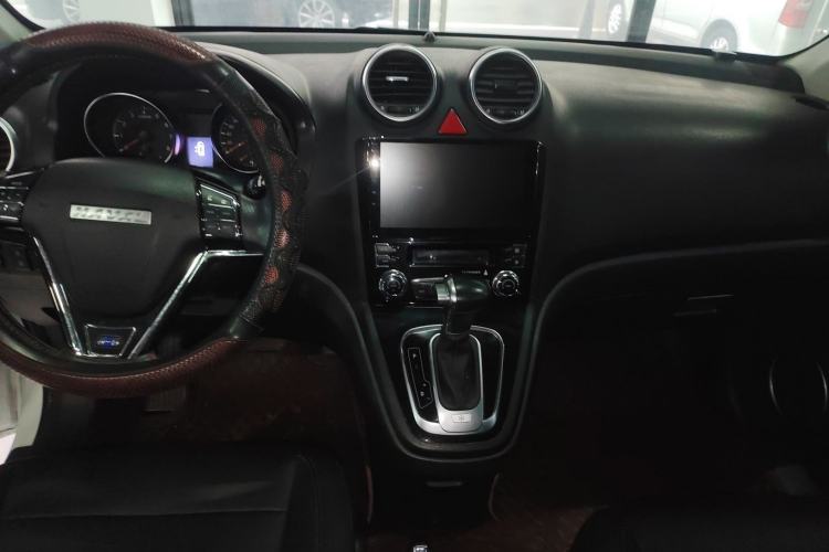 Used Haval H6 2016 Upgraded Model 1.5T Automatic Two-Wheel Drive Elite Version Center Console