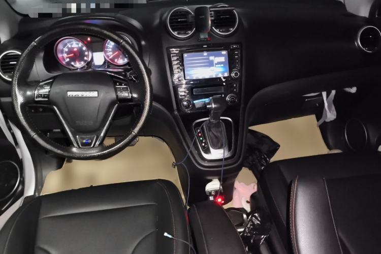 Used Haval H6 2016 Upgraded Model 1.5T Automatic Two-Wheel Drive Elite Version Center Console