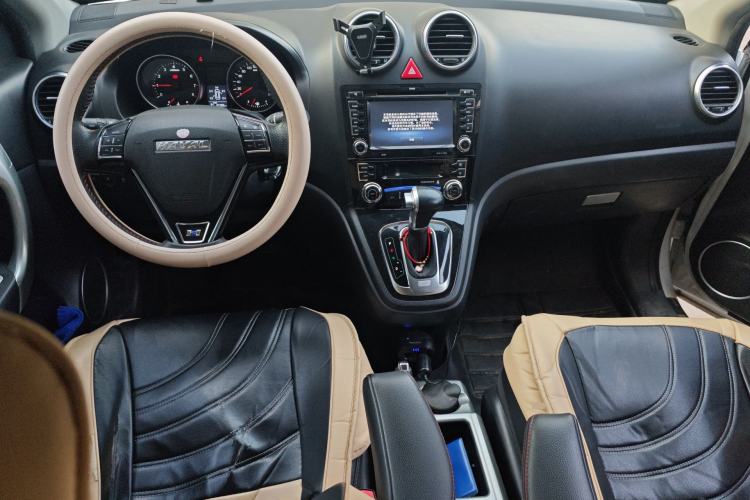 Used Haval H6 2016 Upgraded Model 1.5T Automatic Two-Wheel Drive Elite Version Center Console