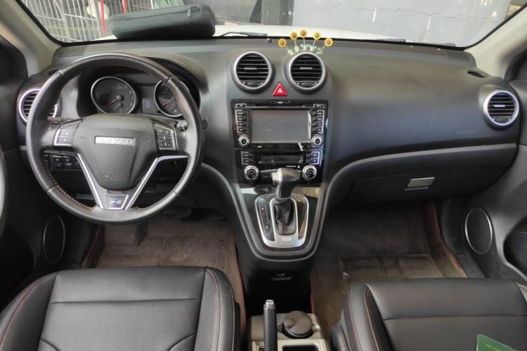 Used Haval H6 2016 Upgraded Model 1.5T Automatic Two-Wheel Drive Elite Version Center Console