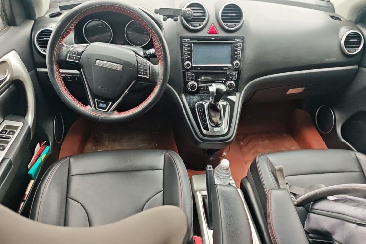 Used Haval H6 2016 Upgraded Model 1.5T Automatic Two-Wheel Drive Elite Version Center Console