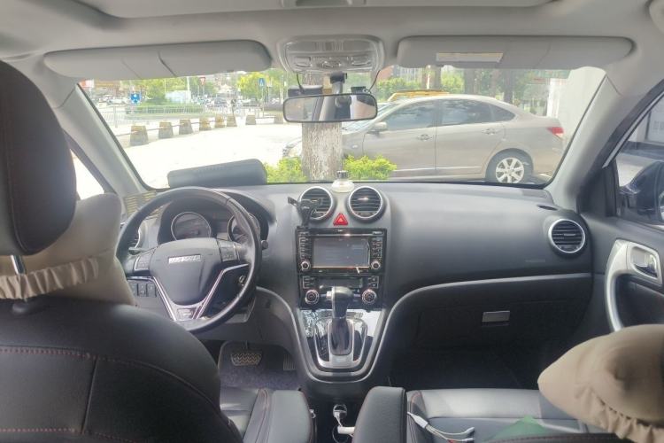 Used Haval H6 2016 Upgraded Model 1.5T Automatic Two-Wheel Drive Elite Version Center Console