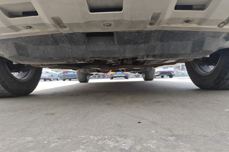 Used Haval H6 2016 Upgraded Model 1.5T Manual Two-Wheel Drive Elite Version Chassis Front
