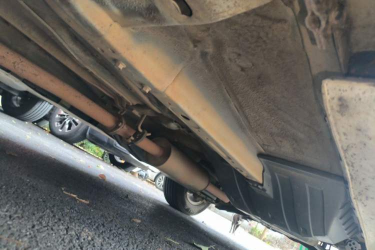 Used Haval H6 2016 Upgraded Model 1.5T Manual Two-Wheel Drive Urban Version Chassis Front Left