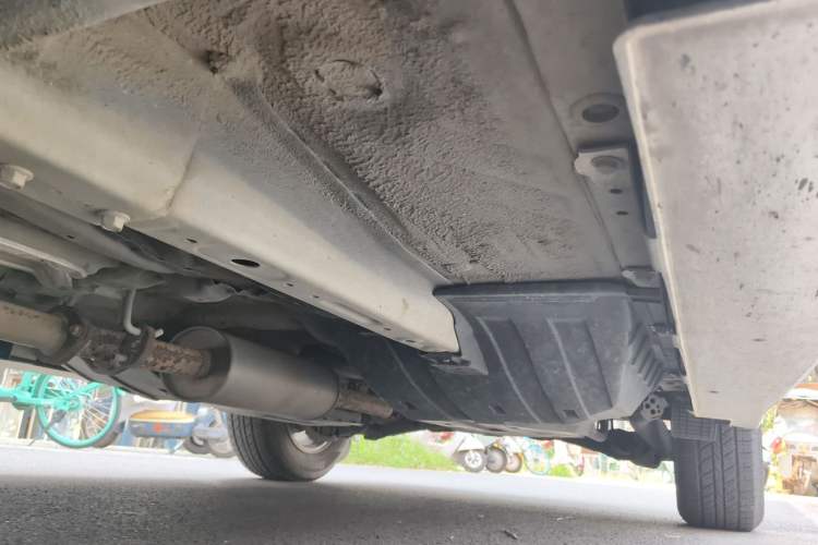 Used Haval H6 2016 Upgraded Model 1.5T Manual Two-Wheel Drive Urban Version Chassis Front Left