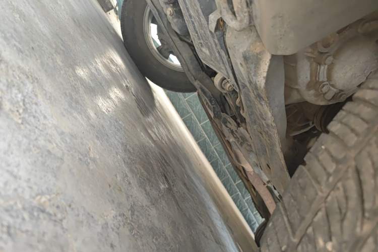 Used Haval H6 2016 Upgraded Model 1.5T Manual Two-Wheel Drive Elite Version Chassis Front Left