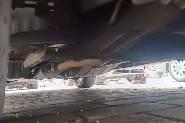 Used Haval H6 2016 Upgraded Model 1.5T Manual Two-Wheel Drive Elite Version Chassis Front Right