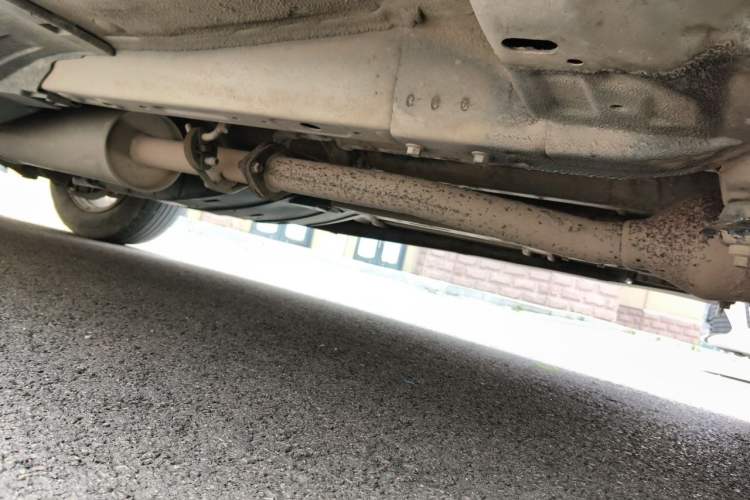 Used Haval H6 2016 Upgraded Model 1.5T Manual Two-Wheel Drive Elite Version Chassis Front Right