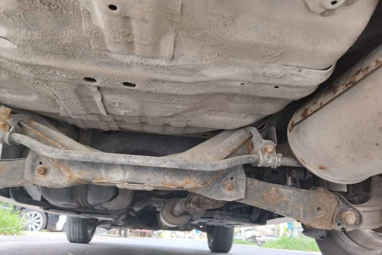Used Haval H6 2016 Upgraded Model 1.5T Manual Two-Wheel Drive Urban Version Chassis Rear