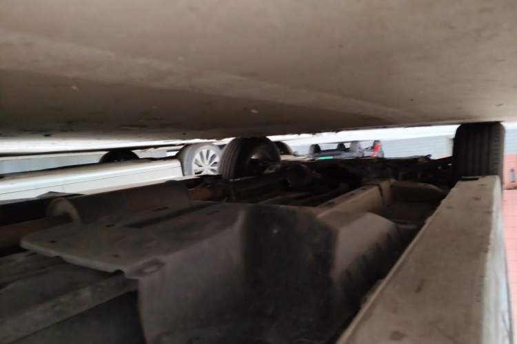 Used Haval H6 2016 Upgraded Model 1.5T Manual Two-Wheel Drive Elite Version Chassis Rear Left