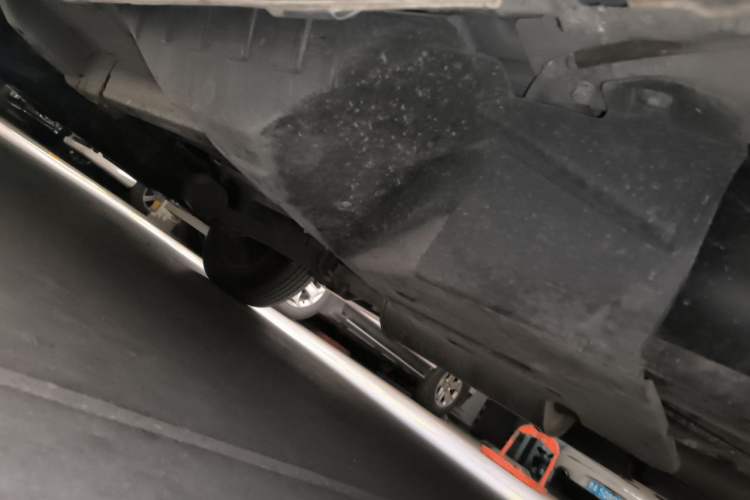 Used Haval H6 2016 Upgraded Model 1.5T Manual Two-Wheel Drive Elite Version Chassis Rear Left