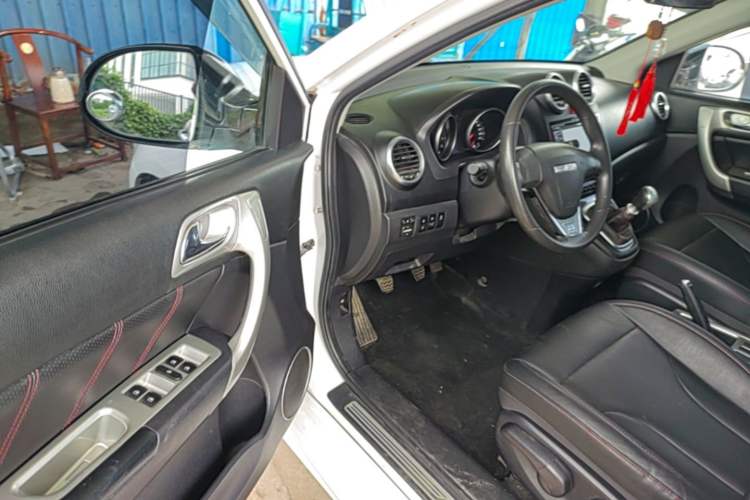 Used Haval H6 2016 Upgraded Model 1.5T Manual Two-Wheel Drive Urban Version Driver Seat