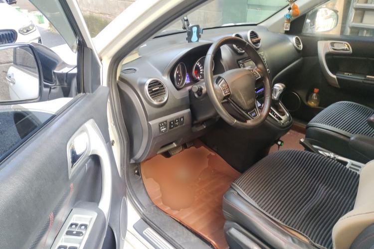 Used Haval H6 2016 Upgraded Model 1.5T Automatic Two-Wheel Drive Elite Version Driver Seat